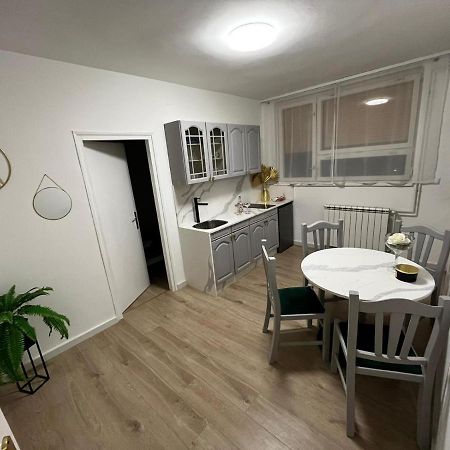 Apartament Apartman Gold Maris Karlovac Zewnętrze zdjęcie